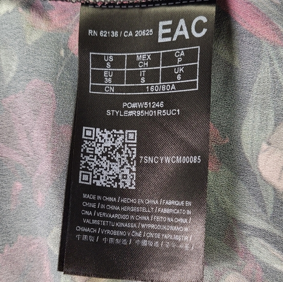 Guess Floral Cropped Blouse size Small - Picture 4 of 7